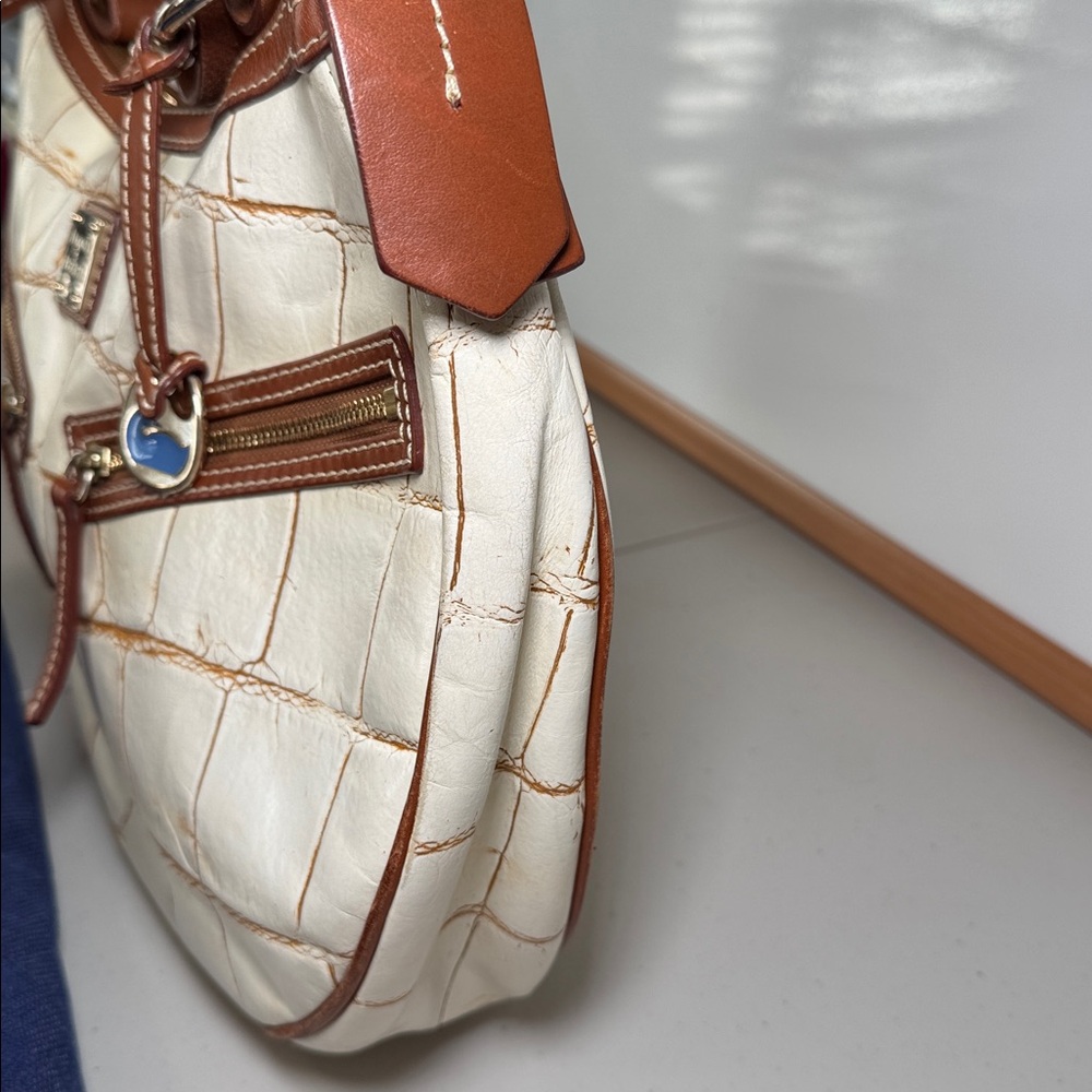 Dooney & Bourke Croc Embossed Shoulder Bag Cream Brown Leather Y2K Hobo Bag - Picture 3 of 12